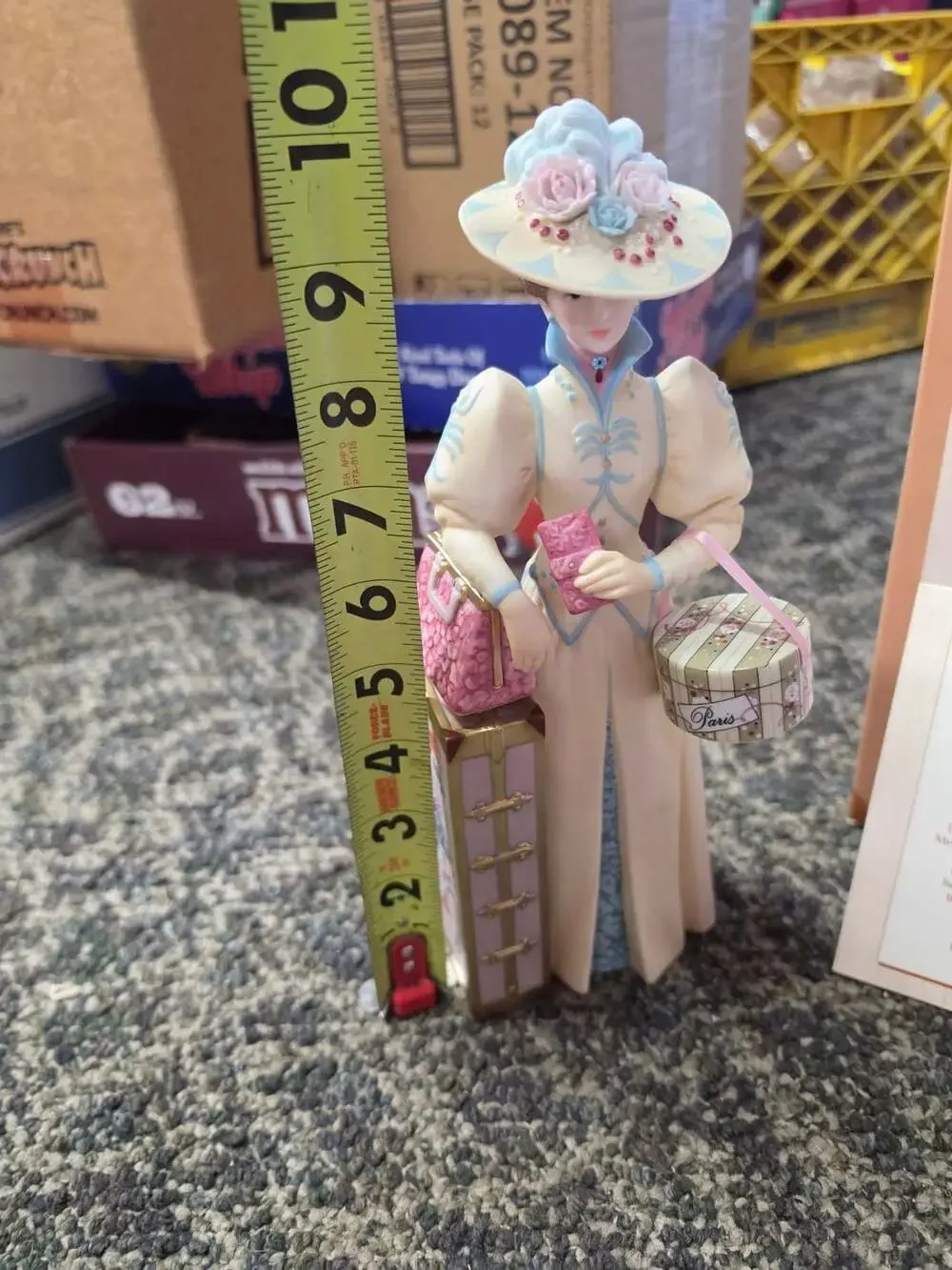 Avon 2002 Mrs. Albee Award President's Figurine